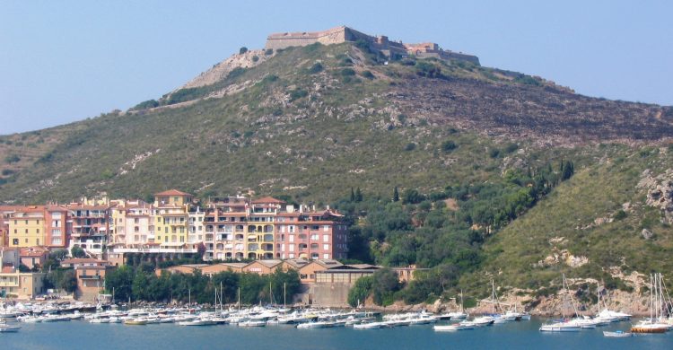 Porto_Ercole_-_Vista_fortezza_dalla_rocca